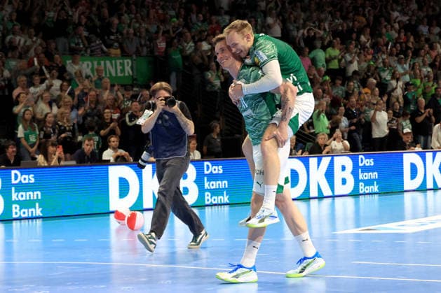 DEU, DHB, 1.HBL, Fuechse Berlin vs. Flensburger-Handewitt, 07.06.2026, Max-Schmeling-Halle, Berlin, DEU, DHB, 1.HBL, Fuechse Berlin vs. Flensburger-Handewitt, im Bild Mathias Gidsel (Fuechse Berlin 19), Lasse Andersson (Fuechse Berlin 11)