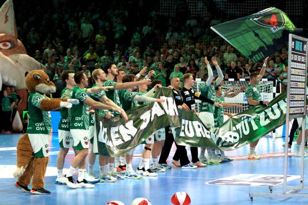 DEU, DHB, 1.HBL, Fuechse Berlin vs. Flensburger-Handewitt, 07.06.2026, Max-Schmeling-Halle, Berlin, DEU, DHB, 1.HBL, Fuechse Berlin vs. Flensburger-Handewitt, im Bild Fuechse-Spielerkreis, Mathias Gidsel (Fuechse Berlin 19)