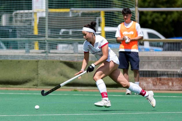Antonia Landgrebe (TSVMH, 16), am Ball, Freisteller, Ganzkörper, Einzelbild, Einzelfoto, Aktion, Action, 07.06.2026, Mannheim (Deutschland), Hockey, 2. Bundesliga, Gruppe Süd, Damen, TSV Mannheim - Nürnberger HTC