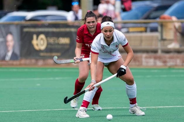 v.li.: Berenike Zaha (NHTC, 26), Antonia Landgrebe (TSVMH, 16), Zweikampf, Spielszene, Duell, duel, tackle, tackling, Dynamik, Action, Aktion, 07.06.2026, Mannheim (Deutschland), Hockey, 2. Bundesliga, Gruppe Süd, Damen, TSV Mannheim - Nürnberger HTC