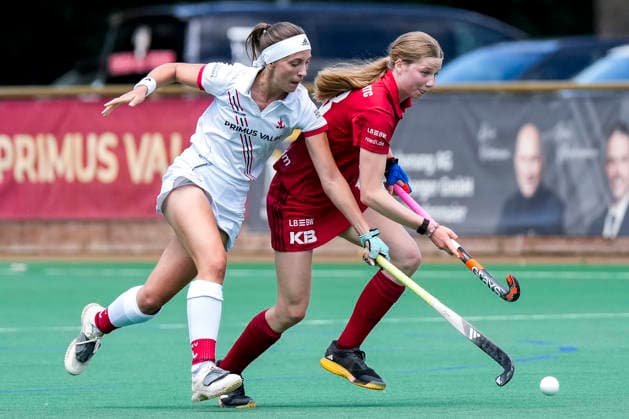 v.li.: Johanna Mühl (TSVMH, 8), Ella Förtsch (NHTC, 38), Zweikampf, Spielszene, Duell, duel, tackle, tackling, Dynamik, Action, Aktion, 07.06.2026, Mannheim (Deutschland), Hockey, 2. Bundesliga, Gruppe Süd, Damen, TSV Mannheim - Nürnberger HTC