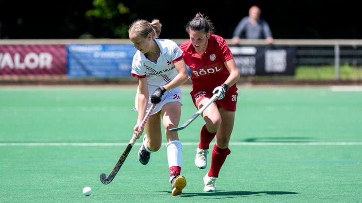 v.li.: Marie Sattler (TSVMH, 20), Berenike Zaha (NHTC, 26), Zweikampf, Spielszene, Duell, duel, tackle, tackling, Dynamik, Action, Aktion, 07.06.2026, Mannheim (Deutschland), Hockey, 2. Bundesliga, Gruppe Süd, Damen, TSV Mannheim - Nürnberger HTC