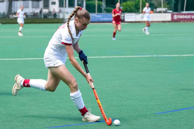 Lotte Hasselmann (TSVMH, 19), am Ball, Freisteller, Ganzkörper, Einzelbild, Einzelfoto, Aktion, Action, 07.06.2026, Mannheim (Deutschland), Hockey, 2. Bundesliga, Gruppe Süd, Damen, TSV Mannheim - Nürnberger HTC