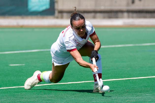Kira Elena Schanzenbecher (TSVMH, 41, Kapitänin), am Ball, Freisteller, Ganzkörper, Einzelbild, Einzelfoto, Aktion, Action, 07.06.2026, Mannheim (Deutschland), Hockey, 2. Bundesliga, Gruppe Süd, Damen, TSV Mannheim - Nürnberger HTC