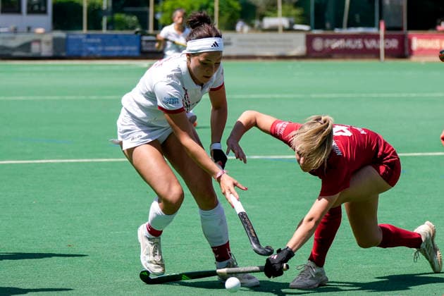 v.li.: Antonia Landgrebe (TSVMH, 16), Leonie Kurtz (NHTC, 4), Zweikampf, Spielszene, Duell, duel, tackle, tackling, Dynamik, Action, Aktion, 07.06.2026, Mannheim (Deutschland), Hockey, 2. Bundesliga, Gruppe Süd, Damen, TSV Mannheim - Nürnberger HTC