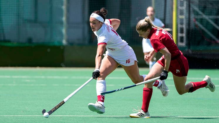 v.li.: Antonia Landgrebe (TSVMH, 16), Lilli Lang (NHTC, 71), Zweikampf, Spielszene, Duell, duel, tackle, tackling, Dynamik, Action, Aktion, 07.06.2026, Mannheim (Deutschland), Hockey, 2. Bundesliga, Gruppe Süd, Damen, TSV Mannheim - Nürnberger HTC