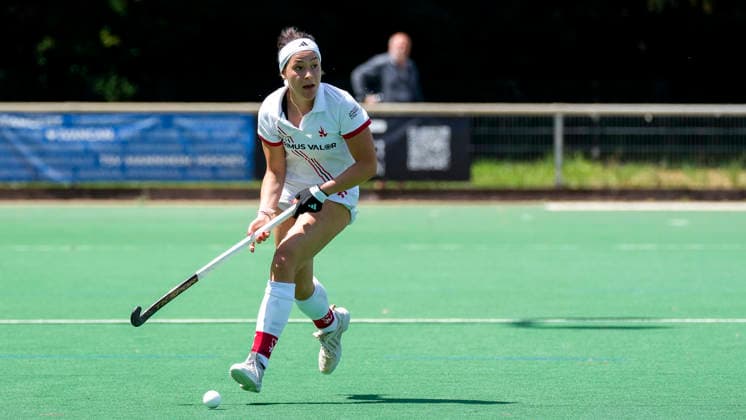 Antonia Landgrebe (TSVMH, 16), am Ball, Freisteller, Ganzkörper, Einzelbild, Einzelfoto, Aktion, Action, 07.06.2026, Mannheim (Deutschland), Hockey, 2. Bundesliga, Gruppe Süd, Damen, TSV Mannheim - Nürnberger HTC