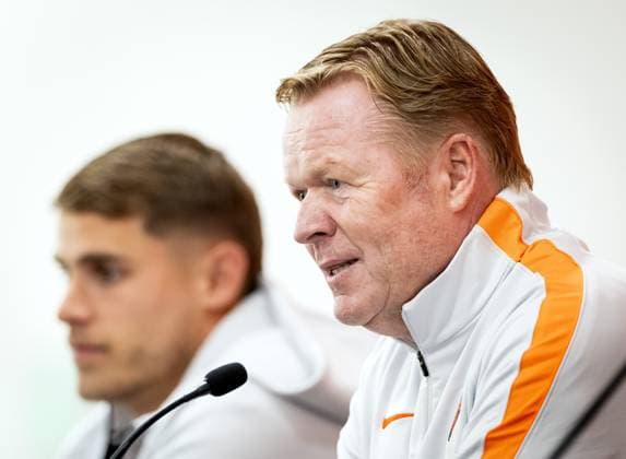 NEW YORK - Micky van de Ven and national coach Ronald Koeman during a press conference, PK, Pressekonferenz of the Dutch national team, Nationalteam at Sonesta White Plains Downtown, on June 7, 2026, in White Plains, New York. The Dutch national team is preparing for the 2026 FIFA World Cup, WM, Weltmeisterschaft, Fussball KOEN VAN WEEL ANP xVIxANPxSportx xxANPxIVx 560409224 originalFilename: 560409224.jpg
