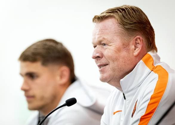 NEW YORK - Micky van de Ven and national coach Ronald Koeman during a press conference, PK, Pressekonferenz of the Dutch national team, Nationalteam at Sonesta White Plains Downtown, on June 7, 2026, in White Plains, New York. The Dutch national team is preparing for the 2026 FIFA World Cup, WM, Weltmeisterschaft, Fussball KOEN VAN WEEL ANP xVIxANPxSportx xxANPxIVx 560409436 originalFilename: 560409436.jpg