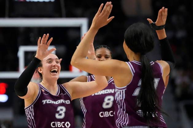 June 7, 2026, Toronto, On, CANADA: Toronto Tempo forward Isabelle Harrison, right, celebrates her three-point basket against the Chicago Sky with teammates Marina Mabrey (3) and Nyara Sabally (8) during second half WNBA, Basketball Damen, USA action in Toronto, Sunday, June 7, 2026. Canada News - June 7, 2026 - ZUMAc35_ 20260607_zaf_c35_042 Copyright: xFrankxGunnx
