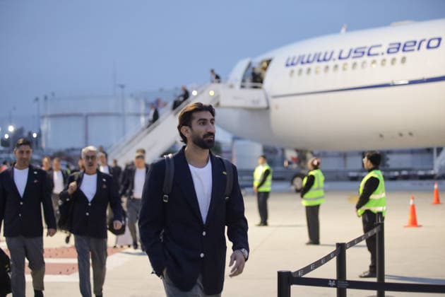 (260608) -- TIJUANA, June 8, 2026 -- Alireza Beiranvand (C), goalkeeper of the Iranian national football team, arrives at Tijuana International Airport in Tijuana, Mexico, June 7, 2026. (Photo by Xinhua) (SP)MEXICO-TIJUANA-FOOTBALL FIFA World Cup, WM, Weltmeisterschaft, Fussball TEAM IRAN JoebethxTerriquez