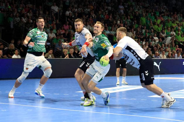 DEU, DHB, 1.HBL, Fuechse Berlin vs. Flensburg-Handewitt, 07.06.2026, Max-Schmeling-Halle, Berlin, DEU, DHB, 1.HBL, Fuechse Berlin vs. Flensburg-Handewitt, im Bild Mathias Gidsel (Fuechse Berlin 19), Mijajlo Marsenic (Fuechse Berlin 93), BLAZ BLAGOTINSEK (Flensburg Handewitt 43), Adin Faljic (Flensburg Handewitt 19)