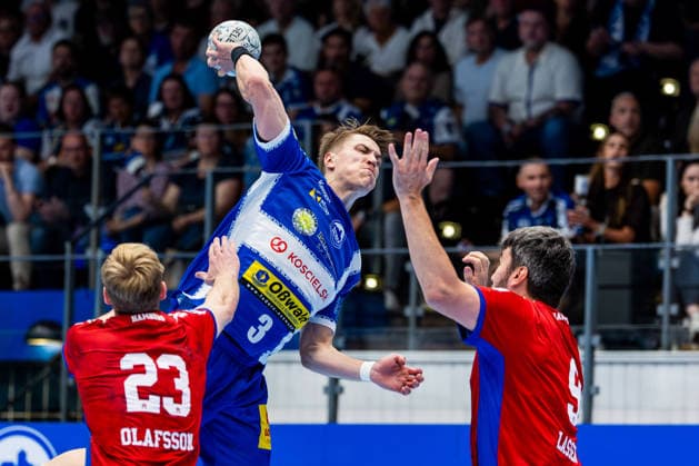 07.06.2026, GER, Handball, Maenner, Saison 25 26, Daikin 1.Bl, 34.Spieltag, ThSV Eisenach - HSV Hamburg (Handball Verein Hamburg) Einar Olafsson (Handball Sport Verein Hamburg), Oskar Joelsson (ThSV Eisenach,3), Jacob Arenth Lassen (Handball Sport Verein Hamburg) 99817 Eisenach Werner-Assmann-Halle Am Sportp Thueringen Deutschland