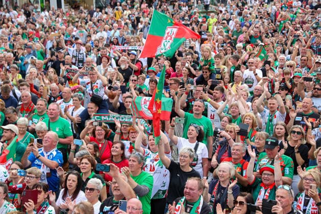 08.06.2026 ,xgox, Handball - Daikin HBL, Empfang und Feier am Rathaus mit dem SC Magdeburg emspor, v.l. Symbolfoto, Symbolbild, Symbol, Fans, Zuschauer, Publikum, Magdeburg Magdeburg