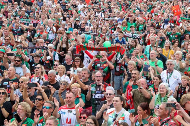 08.06.2026 ,xgox, Handball - Daikin HBL, Empfang und Feier am Rathaus mit dem SC Magdeburg emspor, v.l. Symbolfoto, Symbolbild, Symbol, Fans, Zuschauer, Publikum, Magdeburg Magdeburg
