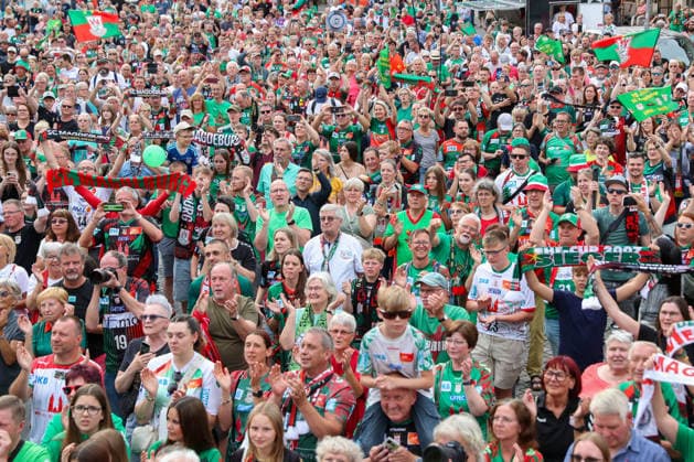 08.06.2026 ,xgox, Handball - Daikin HBL, Empfang und Feier am Rathaus mit dem SC Magdeburg emspor, v.l. Symbolfoto, Symbolbild, Symbol, Fans, Zuschauer, Publikum, Magdeburg Magdeburg