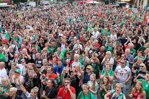 08.06.2026 ,xgox, Handball - Daikin HBL, Empfang und Feier am Rathaus mit dem SC Magdeburg emspor, v.l. Symbolfoto, Symbolbild, Symbol, Fans, Zuschauer, Publikum, Magdeburg Magdeburg