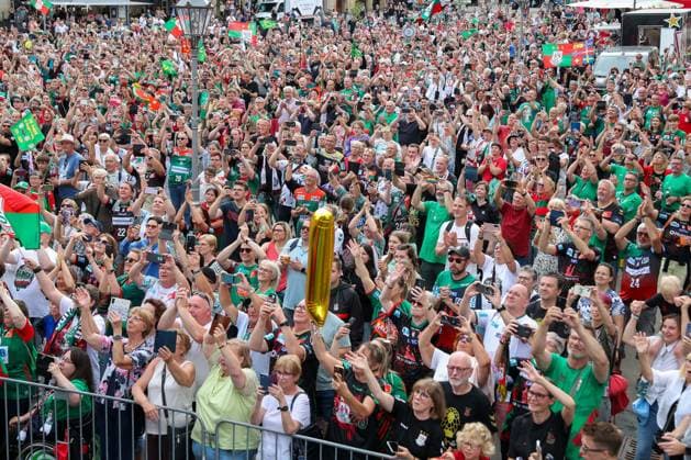 08.06.2026 ,xgox, Handball - Daikin HBL, Empfang und Feier am Rathaus mit dem SC Magdeburg emspor, v.l. Symbolfoto, Symbolbild, Symbol, Fans, Zuschauer, Publikum, Magdeburg Magdeburg