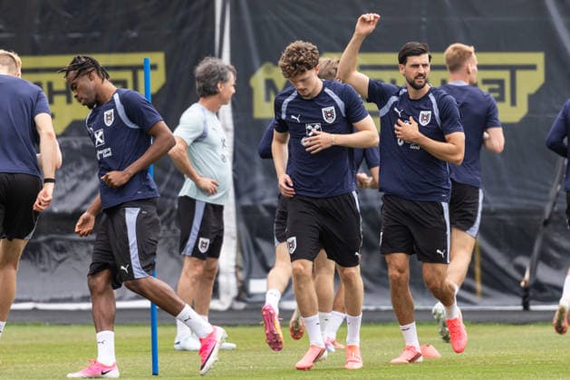 SOCCER - FIFA World Cup, WM, Weltmeisterschaft, Fussball 2026, preview SANTA BARBARA,CALIFORNIA,USA,08.JUN.26 - SOCCER - FIFA World Cup 2026, USA, Mexico, Canada, preview, OEFB, Oesterreichischer Fussball-Bund, training team AUT. Image shows Carney Chukwuemeka, Paul Wanner and Florian Grillitsch (AUT). GEPAxpictures xArminxRauthner