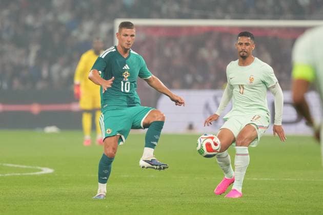 Jamie Donley of Northern Ireland and William Saliba of France France v Northern Ireland, International Friendly, Länderspiel, Nationalmannschaft Football, Decathlon Arena Stade Pierre-Mauroy, Lille, France - 08 Jun 2026Lille Decathlon Arena Stade Pierre-Mau France EDITORIAL USE ONLY No use with unauthorised audio, video, data, fixture lists, club league logos or live services. Online in-match use limited to 120 images, no video emulation. No use in betting, games or single club league player publications. Copyright: xDavexWinter Shutterstockx 16912920ao