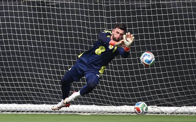 Liam Kelly of Scotland Scotland Training Session and press conference, PK, Pressekonferenz 2026 FIFA World Cup, WM, Weltmeisterschaft, Fussball Football, Atrium Health Performance Park, Charlotte, USA - 08 Jun 2026Charlotte Atrium Health Performance Park United States of America EDITORIAL USE ONLY No use with unauthorised audio, video, data, fixture lists, club league logos or live services. Online in-match use limited to 120 images, no video emulation. No use in betting, games or single club league player publications. Copyright: xMichaelxZemanek Shutterstockx 16917216gp
