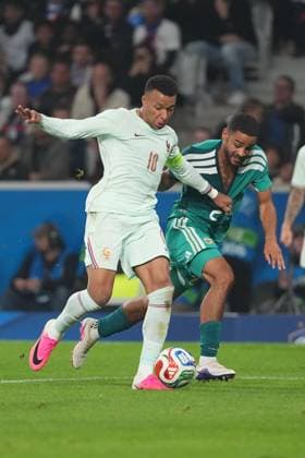 Kylian Mbappe of France takes on Brodie Spencer of Northern Ireland France v Northern Ireland, International Friendly, Länderspiel, Nationalmannschaft Football, Decathlon Arena Stade Pierre-Mauroy, Lille, France - 08 Jun 2026Lille Decathlon Arena Stade Pierre-Mau France EDITORIAL USE ONLY No use with unauthorised audio, video, data, fixture lists, club league logos or live services. Online in-match use limited to 120 images, no video emulation. No use in betting, games or single club league player publications. Copyright: xDavexWinter Shutterstockx 16912920ng