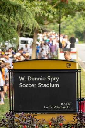 Team Arrival Germany, Base Camp, practice, FIFA World Cup, WM, Weltmeisterschaft, Fussball 2026, Winston-Salem Fans in line for DFB practice for the FIFA World Cup 2026 at Wake Forest University™s Spry Stadium in Winston-Salem, North Carolina, United States, June 8, 2026. WINSTON-SALEM Spry Stadium North Carolina USA Copyright: xPaulxMoreax 064A2421