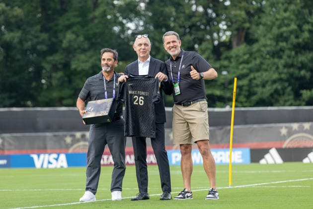 Team Arrival Germany, Base Camp, practice, FIFA World Cup, WM, Weltmeisterschaft, Fussball 2026, Winston-Salem DFB President BERND NEUENDORF (center) with TONY DELUZ (left) - Wake Forest Women™s soccer head coach and BOBBY MUSS (right)-Wake Forest Men™s Soccer head coach before the start of DFB day 1 practice for the FIFA World Cup 2026 at Wake Forest University™s Spry Stadium in Winston-Salem, North Carolina, United States, June 8, 2026. WINSTON-SALEM Spry Stadium North Carolina USA Copyright: xPaulxMoreax 064A2737