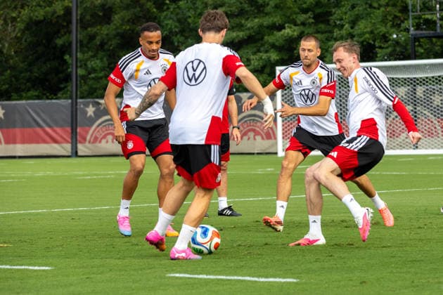 (L-R) Jamie Leweling, Angelo Stiller, Waldemar Anton, Maximilian Beier Team Arrival Germany, Base Camp, practice, FIFA World Cup, WM, Weltmeisterschaft, Fussball 2026, Winston-Salem