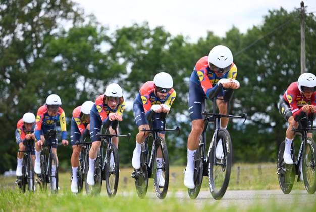 Tour Auvergne - Rhone-Alpes 2026 Stage 3 PERREUX, FRANCE - JUNE 09 : Ayuso Juan (ESP) of Lidl - Trek, Bernard Julien (FRA) of Lidl - Trek, Kamna Lennard (GER) of Lidl - Trek,Simmons Quinn (USA) of Lidl - Trek, Skjelmose Mattias (DEN) of Lidl - Trek, Skujins Toms (LAT) of Lidl - Trek, Verona Carlos (ESP) of Lidl - Trek during stage 3 of the 78th edition of Tour Auvergne - Rhone-Alpes an UCI World Tour 2.UWT Team Time Trial stage for Men Elite of 28.4 km with start in Perreux and finish in Perreux on June 9, 2026 in Perreux, France, 09 06 2026 ( Motordriver Guy De Vuyst - Perreux France Copyright: xVincentxKalutx