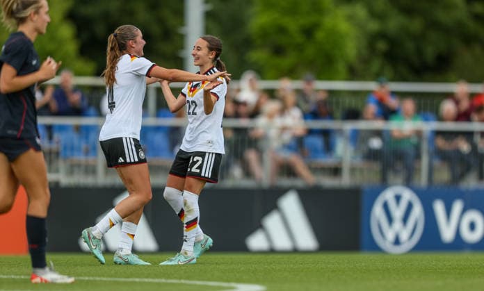 GER, Frankfurt, Deutschland U19 vs USA U19 Freundschaftsspiel, Fussball, DFB, Spielzeit 2025 2026, DFB-Campus, zweites Spiel im Bild: Lina Szaraz (Deutschland U19 Frauen 4) erzielt das 1:0 gegen die USA, Tor, Jubel und Freude mit Emma Memminger (Deutschland U19 Frauen 22) DFB DFL REGULATIONS PROHIBIT ANY USE OF PHOTOGRAPHS AS IMAGE SEQUENCES AND OR QUASI-VIDEO, 09.06.2026