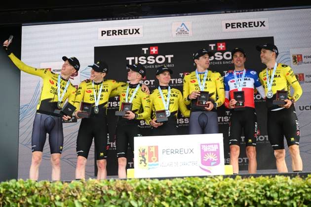 Tour Auvergne - Rhone-Alpes 2026 Stage 3 PERREUX, FRANCE - JUNE 09 : Jorgenson Matteo (USA) of Team Visma Lease a Bike, Affini Edoardo (ITA) of Team Visma Lease a Bike, Armirail Bruno (FRA) of Team Visma Lease a Bike, Hagenes Per Strand (NOR) of Team Visma Lease a Bike, Nordhagen Jorgen (NOR) of Team Visma Lease a Bike, Tulett Ben (GBR) of Team Visma Lease a Bike, Van Aert Wout (BEL) of Team Visma Lease a Bike pictured during the podium ceremony of stage 3 of the 78th edition of Tour Auvergne - Rhone-Alpes an UCI World Tour 2.UWT Team Time Trial stage for Men Elite of 28.4 km with start in Perreux and finish in Perreux on June 9, 2026 in Perreux, France, 09 06 2026 ( Motordriver Guy De Vuyst - Perreux France Copyright: xVincentxKalutx