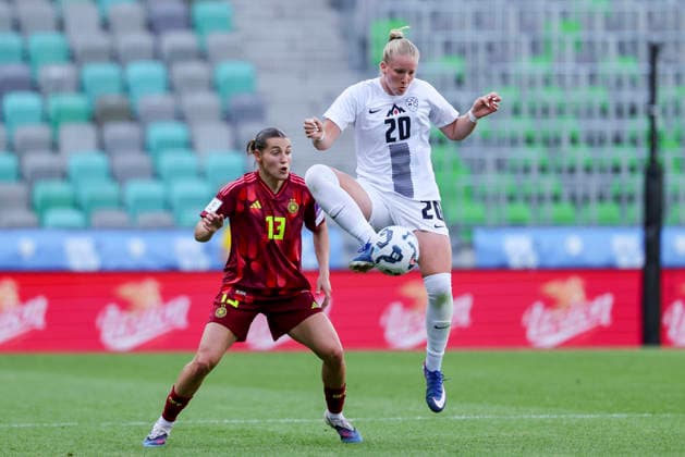 Carlotta Wamser (Germany) und Ziva Rakovec (Slovenia) kaempfen um den Ball, FIFA Women s World Cup 2027 Qualifier, Slovenia v Germany, Stadion Stozice am 09. June 2026 in Ljubljana, Slowenien. (Foto von Marco Steinbrenner DeFodi Images) Carlotta Wamser (Germany) und Ziva Rakovec (Slovenia) battle for the ball, FIFA Women s World Cup 2027 Qualifier, Slovenia v Germany, Stadion Stozice, June 9, 2026 in Ljubljana, Slovenia. (Photo by Marco Steinbrenner DeFodi Images) -