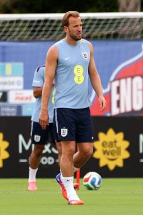 Harry Kane during a training session England Team Training, 2026 FIFA World Cup, WM, Weltmeisterschaft, Fussball Football, Palm Beach Gardens, Palm Beach, Florida, USA - 09 Jun 2026Florida Florida Blue Training Centre United States of America EDITORIAL USE ONLY No use with unauthorised audio, video, data, fixture lists, club league logos or live services. Online in-match use limited to 120 images, no video emulation. No use in betting, games or single club league player publications. Copyright: xChrisxArjoon Shutterstockx 16918901af