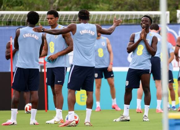 Noni Madueke and Bukayo Saka during a training session England Team Training, 2026 FIFA World Cup, WM, Weltmeisterschaft, Fussball Football, Palm Beach Gardens, Palm Beach, Florida, USA - 09 Jun 2026Florida Florida Blue Training Centre United States of America EDITORIAL USE ONLY No use with unauthorised audio, video, data, fixture lists, club league logos or live services. Online in-match use limited to 120 images, no video emulation. No use in betting, games or single club league player publications. Copyright: xChrisxArjoon Shutterstockx 16918901aj