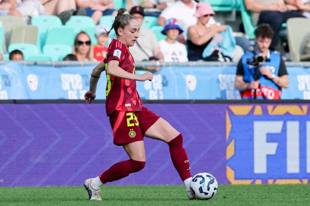 Sophia Kleinherne (Germany) kontrolliert den Ball, FIFA Women s World Cup 2027 Qualifier, Slovenia v Germany, Stadion Stozice am 09. June 2026 in Ljubljana, Slowenien. (Foto von Marco Steinbrenner DeFodi Images) Sophia Kleinherne (Germany) controls the ball, FIFA Women s World Cup 2027 Qualifier, Slovenia v Germany, Stadion Stozice, June 9, 2026 in Ljubljana, Slovenia. (Photo by Marco Steinbrenner DeFodi Images) -