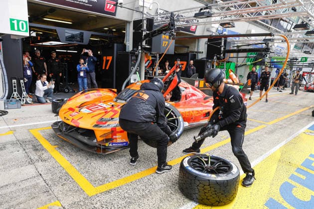 24 HEURES DU MANS 2026 - TUESDAY Pit Stop Challenge , mechanic, mecanicien, 17 LOTTERER Andrà (ger), DERANI Pipo (bra), JAUBERT Mathys (fra), Genesis Magma Racing, Genesis GMR-001 17, Hypercar, during the 24 Hours of Le Mans 2026, 3rd round of the 2026 FIA World Endurance Championship, on June 9, 2026 on the Circuit des 24 Heures du Mans in Le Mans, France - Le MansFrance Copyright: xFREDERICxLExFLOCxHx