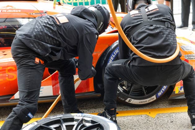 24 HEURES DU MANS 2026 - TUESDAY Pit Stop Challenge , mechanic, mecanicien, 17 LOTTERER Andrà (ger), DERANI Pipo (bra), JAUBERT Mathys (fra), Genesis Magma Racing, Genesis GMR-001 17, Hypercar, during the 24 Hours of Le Mans 2026, 3rd round of the 2026 FIA World Endurance Championship, on June 9, 2026 on the Circuit des 24 Heures du Mans in Le Mans, France - Le MansFrance Copyright: xFREDERICxLExFLOCxHx