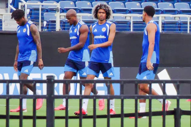 June 9, 2026, Boca Raton, Fl, USA: Members of the CuraoÂßao squad warm up during a closed practice at FAU Stadium in Boca Raton, Florida, on Tuesday. The team is preparing for its FIFA World Cup, WM, Weltmeisterschaft, Fussball debut, opening Group E against Germany. Boca Raton USA - ZUMAc343 20260609_znp_c343_009 Copyright: xChrisxBeckettx