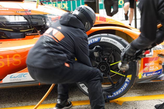24 HEURES DU MANS 2026 - TUESDAY Pit Stop Challenge , mechanic, mecanicien, 17 LOTTERER Andrà (ger), DERANI Pipo (bra), JAUBERT Mathys (fra), Genesis Magma Racing, Genesis GMR-001 17, Hypercar, during the 24 Hours of Le Mans 2026, 3rd round of the 2026 FIA World Endurance Championship, on June 9, 2026 on the Circuit des 24 Heures du Mans in Le Mans, France - Le MansFrance Copyright: xFREDERICxLExFLOCxHx