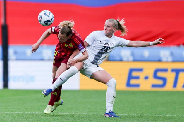 Sarai Linder (Germany) und Ziva Rakovec (Slovenia) kaempfen um den Ball, FIFA Women s World Cup 2027 Qualifier, Slovenia v Germany, Stadion Stozice am 09. June 2026 in Ljubljana, Slowenien. (Foto von Marco Steinbrenner DeFodi Images) Sarai Linder (Germany) und Ziva Rakovec (Slovenia) battle for the ball, FIFA Women s World Cup 2027 Qualifier, Slovenia v Germany, Stadion Stozice, June 9, 2026 in Ljubljana, Slovenia. (Photo by Marco Steinbrenner DeFodi Images) -