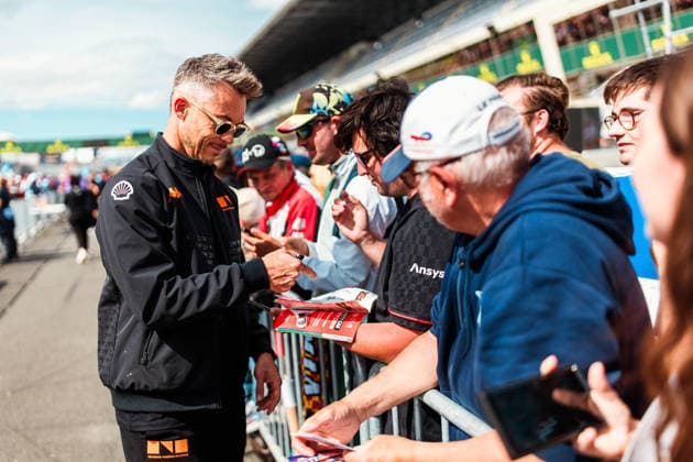 24 HEURES DU MANS 2026 - TUESDAY LOTTERER Andrà (ger), Genesis Magma Racing, Genesis GMR-001 17, Hypercar, portrait, autograph session, during the 24 Hours of Le Mans 2026, 3rd round of the 2026 FIA World Endurance Championship, on June 9, 2026 on the Circuit des 24 Heures du Mans in Le Mans, France - Copyright: xAndreaxLorenzinax