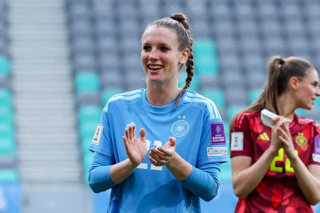 Torhueterin Ena Mahmutovic (Germany) jubelt, FIFA Women s World Cup 2027 Qualifier, Slovenia v Germany, Stadion Stozice am 09. June 2026 in Ljubljana, Slowenien. (Foto von Marco Steinbrenner DeFodi Images) Torhueterin Ena Mahmutovic (Germany) cheers, FIFA Women s World Cup 2027 Qualifier, Slovenia v Germany, Stadion Stozice, June 9, 2026 in Ljubljana, Slovenia. (Photo by Marco Steinbrenner DeFodi Images) -