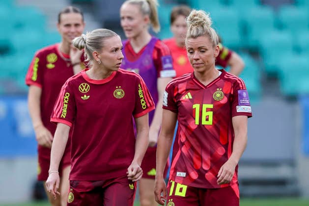 Elisa Senss (Germany) und Linda Dallmann (Germany) unterhalten sich, FIFA Women s World Cup 2027 Qualifier, Slovenia v Germany, Stadion Stozice am 09. June 2026 in Ljubljana, Slowenien. (Foto von Marco Steinbrenner DeFodi Images) Elisa Senss (Germany) und Linda Dallmann (Germany) talk together, FIFA Women s World Cup 2027 Qualifier, Slovenia v Germany, Stadion Stozice, June 9, 2026 in Ljubljana, Slovenia. (Photo by Marco Steinbrenner DeFodi Images) -