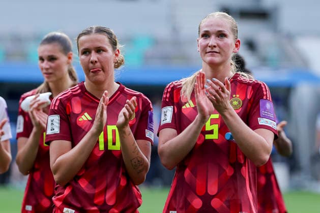 Larissa Muehlhaus (Germany) und Camilla Kuever (Germany) jubeln, FIFA Women s World Cup 2027 Qualifier, Slovenia v Germany, Stadion Stozice am 09. June 2026 in Ljubljana, Slowenien. (Foto von Marco Steinbrenner DeFodi Images) Larissa Muehlhaus (Germany) und Camilla Kuever (Germany) cheer, FIFA Women s World Cup 2027 Qualifier, Slovenia v Germany, Stadion Stozice, June 9, 2026 in Ljubljana, Slovenia. (Photo by Marco Steinbrenner DeFodi Images) -
