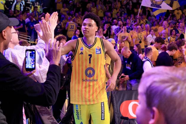 DEU, easyCredit BBL, ALBA vs. Bamberg, 09.06.2026, Max-Schmeling-Halle, Berlin, DEU, easyCredit BBL, ALBA vs. Bamberg, im Bild Jack Kayil( ALBA Berlin 7), ALBA-Fans, Fanblock,