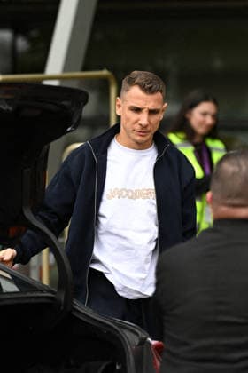 FOOTBALL : Depart de L Equipe de France pour rejoindre les Etats Unis pour participer à la coupe du monde de la FIFA - 10 06 2026 Lucas Digne - L Equipe de France de football s envole du Bourget pour rejoindre Boston aux Etats Unis pour participer à la coupe du monde de la FIFA (du 11 juin au 19 juillet, aux Etats-Unis, au Canada et au Mexique), le 10 juin 2026. The French national football team is flying from Le Bourget to Boston in the United States to participate in the FIFA World Cup, WM, Weltmeisterschaft, Fussball (from June 11 to July 19, in the United States, Canada and Mexico), on June 10, 2026. Le BourgetFrance Copyright: xPierrexPerusseaux xBestimagex