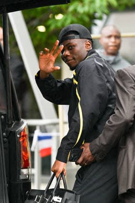 FOOTBALL : Depart de L Equipe de France pour rejoindre les Etats Unis pour participer à la coupe du monde de la FIFA - 10 06 2026 Aurelien Tchouameni - L Equipe de France de football s envole du Bourget pour rejoindre Boston aux Etats Unis pour participer à la coupe du monde de la FIFA (du 11 juin au 19 juillet, aux Etats-Unis, au Canada et au Mexique), le 10 juin 2026. The French national football team is flying from Le Bourget to Boston in the United States to participate in the FIFA World Cup, WM, Weltmeisterschaft, Fussball (from June 11 to July 19, in the United States, Canada and Mexico), on June 10, 2026. Le BourgetFrance Copyright: xPierrexPerusseaux xBestimagex