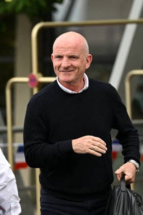 FOOTBALL : Depart de L Equipe de France pour rejoindre les Etats Unis pour participer à la coupe du monde de la FIFA - 10 06 2026 Guy Stephan - L Equipe de France de football s envole du Bourget pour rejoindre Boston aux Etats Unis pour participer à la coupe du monde de la FIFA (du 11 juin au 19 juillet, aux Etats-Unis, au Canada et au Mexique), le 10 juin 2026. The French national football team is flying from Le Bourget to Boston in the United States to participate in the FIFA World Cup, WM, Weltmeisterschaft, Fussball (from June 11 to July 19, in the United States, Canada and Mexico), on June 10, 2026. Le BourgetFrance Copyright: xPierrexPerusseaux xBestimagex