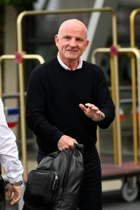 FOOTBALL : Depart de L Equipe de France pour rejoindre les Etats Unis pour participer à la coupe du monde de la FIFA - 10 06 2026 Guy Stephan - L Equipe de France de football s envole du Bourget pour rejoindre Boston aux Etats Unis pour participer à la coupe du monde de la FIFA (du 11 juin au 19 juillet, aux Etats-Unis, au Canada et au Mexique), le 10 juin 2026. The French national football team is flying from Le Bourget to Boston in the United States to participate in the FIFA World Cup, WM, Weltmeisterschaft, Fussball (from June 11 to July 19, in the United States, Canada and Mexico), on June 10, 2026. Le BourgetFrance Copyright: xPierrexPerusseaux xBestimagex